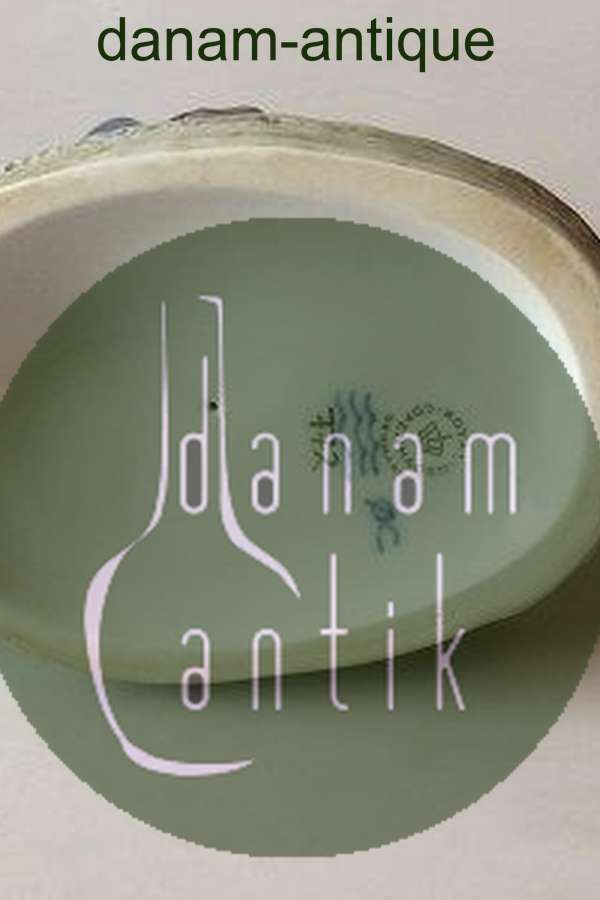 Royal Copenhagen Figur Dreng med Kalv No. 772