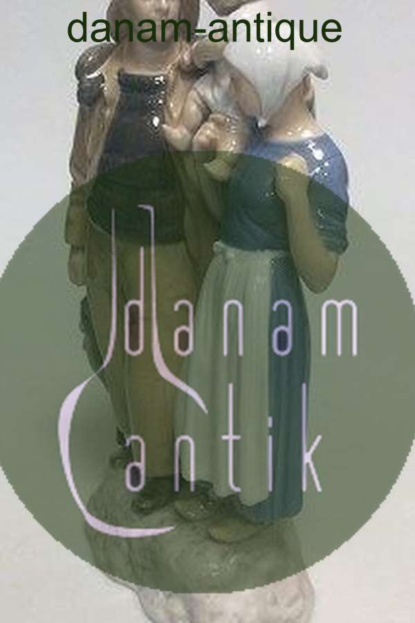 Bing og Grøndahl Figur af Fiskerfamilie No. 2025