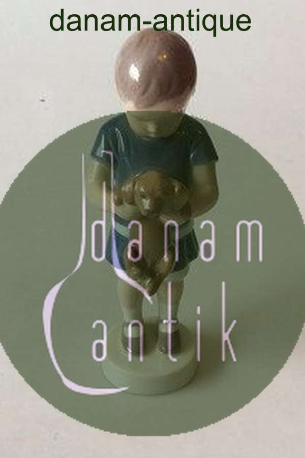 Bing og Grøndahl Figur - Dreng der holder en hund/Ole No. 1747