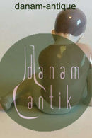 Bing & Grøndahl Figur af Dreng der sidder og kigger ned No 1671