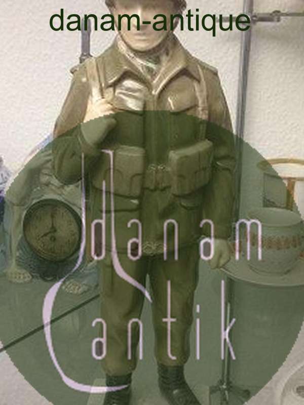 Bing and Grondahl B&G 2444 Gunner - Army -soldier in uniform 29 cm Mar
