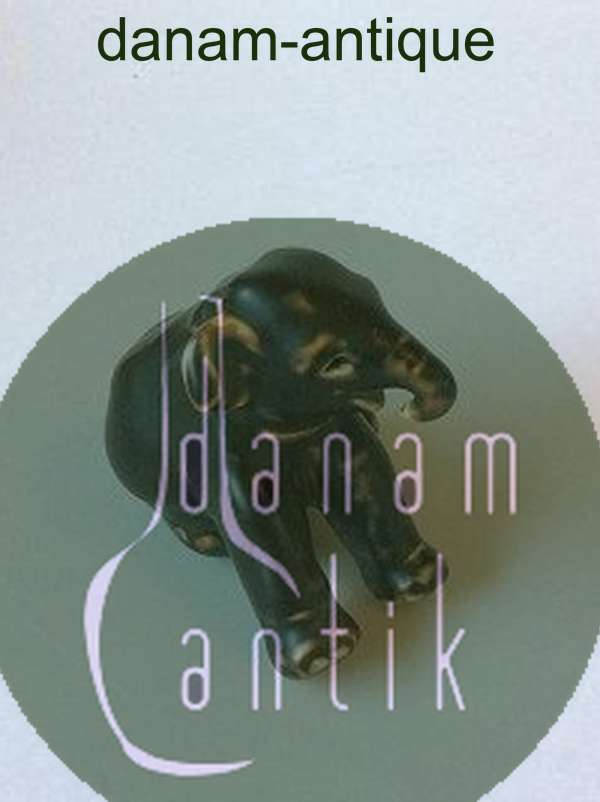 Royal Copenhagen Stentøjsfigur af Elefantunge No. 22740