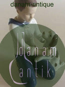 Bing & Grondahl Figur Nr. 2334 Junge bürstet seinen Hund