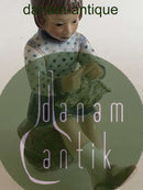 Dahl Jensen Porcelænsfigur af Strikkende Pige No. 1197