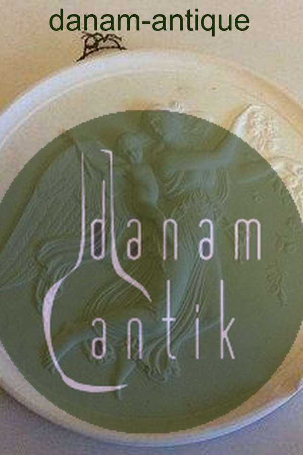 Stor Royal Copenhagen Bisque Platte Dag No 123. Kopi fra 1840 after Thorvaldsens original fra Rom 1815.