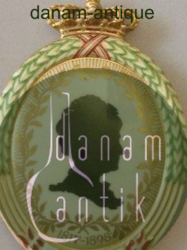 Royal Copenhagen Silhouette Flora Danica Royalty platte Dronning Louise No RC-S2