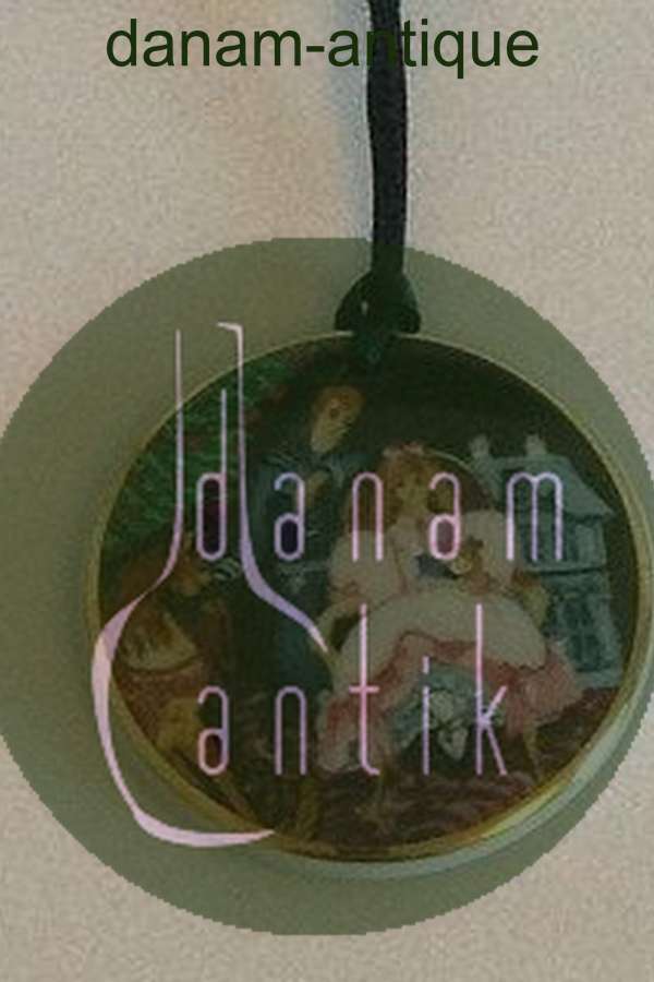 Royal Copenhagen Kære Familie Ornament fra 1995