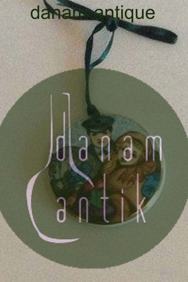 Royal Copenhagen Kære Familie Ornament fra 1992