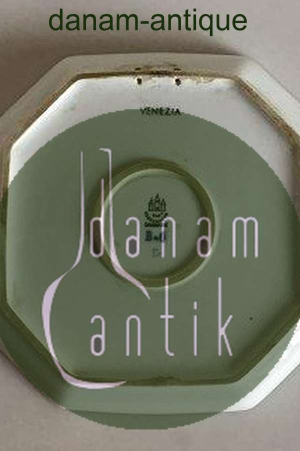 Bing og Grøndahl Alfabet Platte Venedig. Designet i 1933-1934 af Ove Larsen