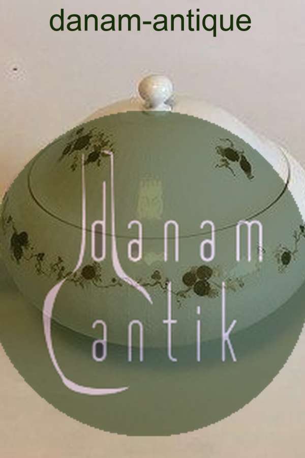 Bjorn Wiinblad/Rosenthal Romanze Studioline 3620 Bowl with Lid