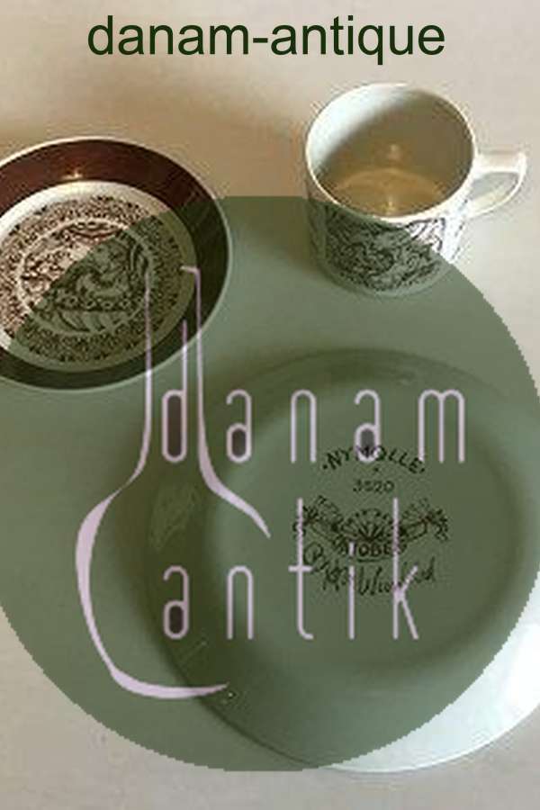 Bjorn Wiinblad, Nymolle October Month Cup No 3513, Saucer and Cake Plate No 3520