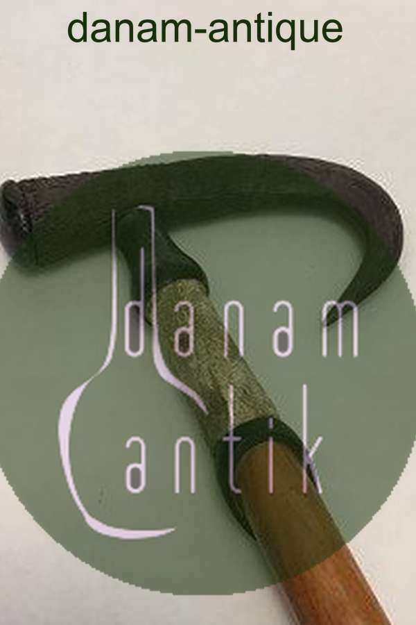 Spadserestok af lakeret træ med håndtag af horn