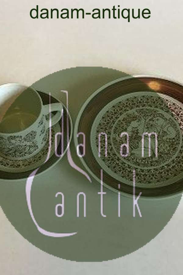 Bjørn Wiinblad, Nymølle Juni Månedskop med underkop No 3513 og kagetallerken No 3520