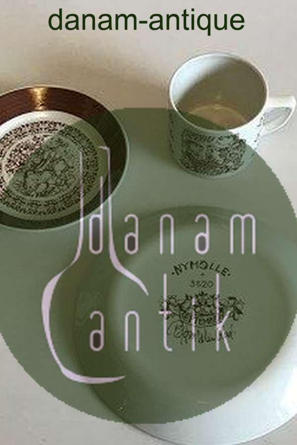 Bjørn Wiinblad, Nymølle August Månedskop med underkop No 3513 og kagetallerken No 3520