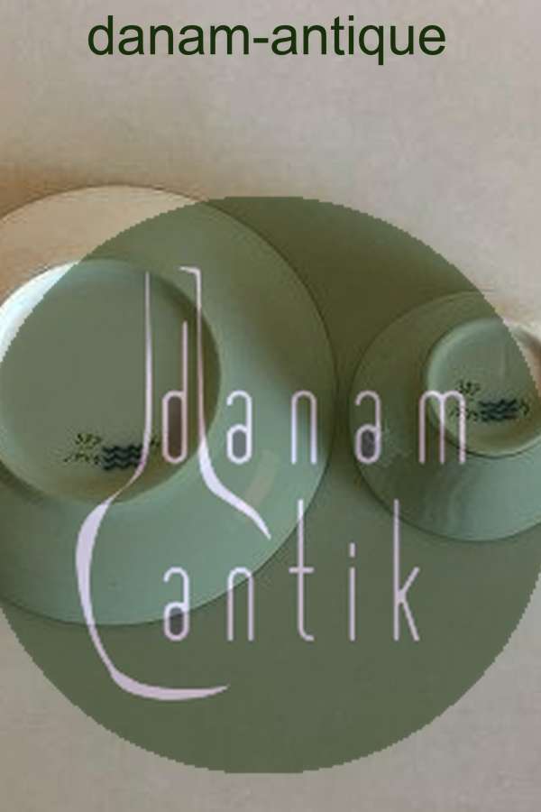 Royal Copenhagen Hvid Svejfet Kaffekop med underkop No 1549 med takket guldkant (Stel 387 / Josephine) Kaffekop med underkop No 1549