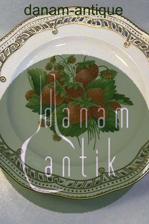 Royal Copenhagen Flora Danica Frugttallerken No 429/3584