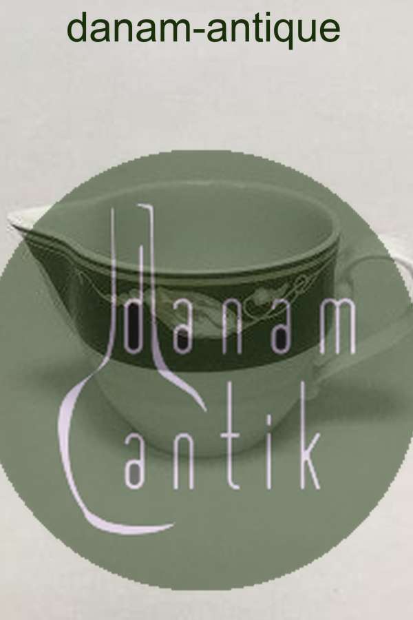 Royal Copenhagen Magnolia Sort Flødekande no 394