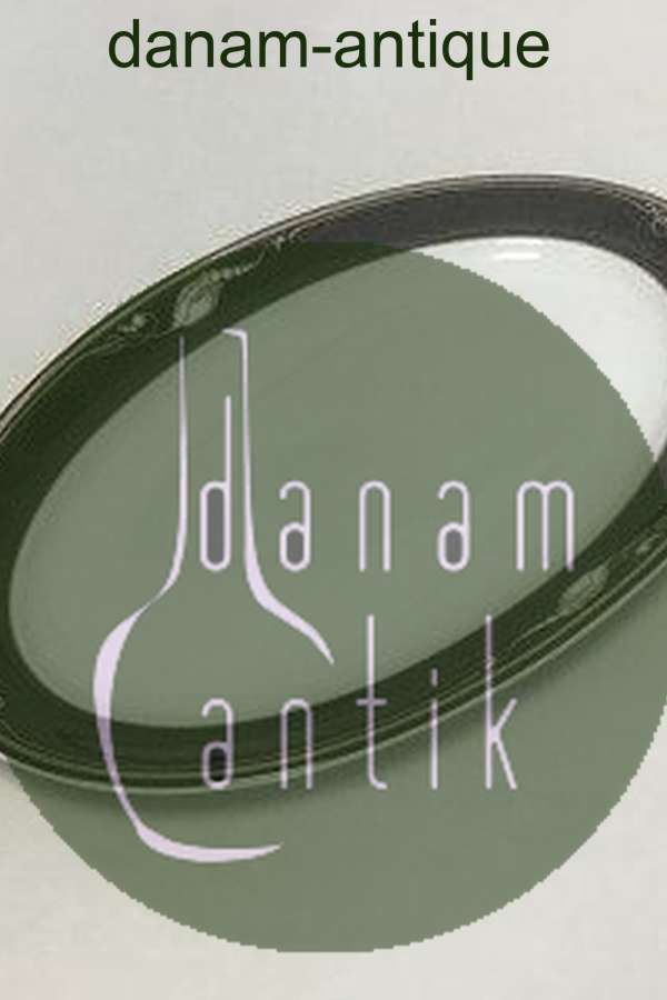 Royal Copenhagen Magnolia Sort Serveringsfad No. 374