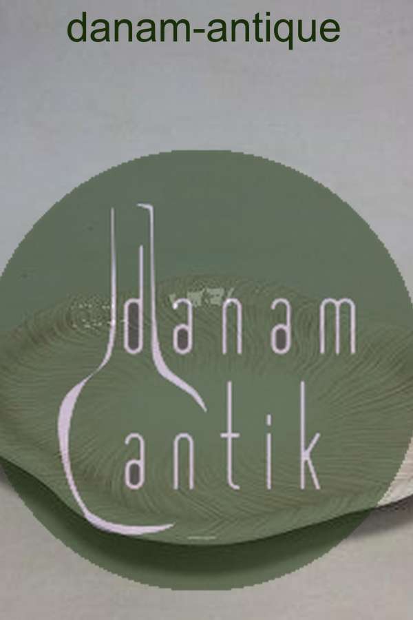 Royal Copenhagen Rosa / Pink Konkylie Stort Serveringsfad No 379 / 14177