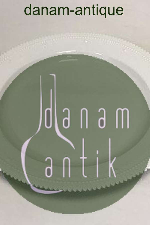 Royal Copenhagen Hvid Flora Danica Perlestel Rundt fad No 3524