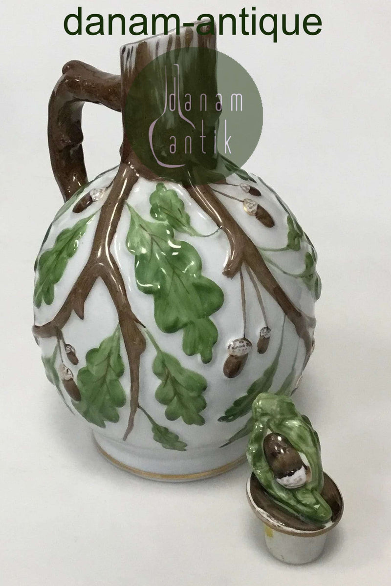 Lomonosov Vodka flaske dekoreret med egeløv