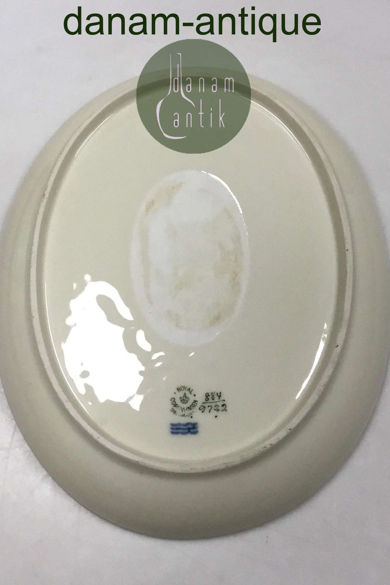 Royal Copenhagen Hjertegræs Fad No 884/9722