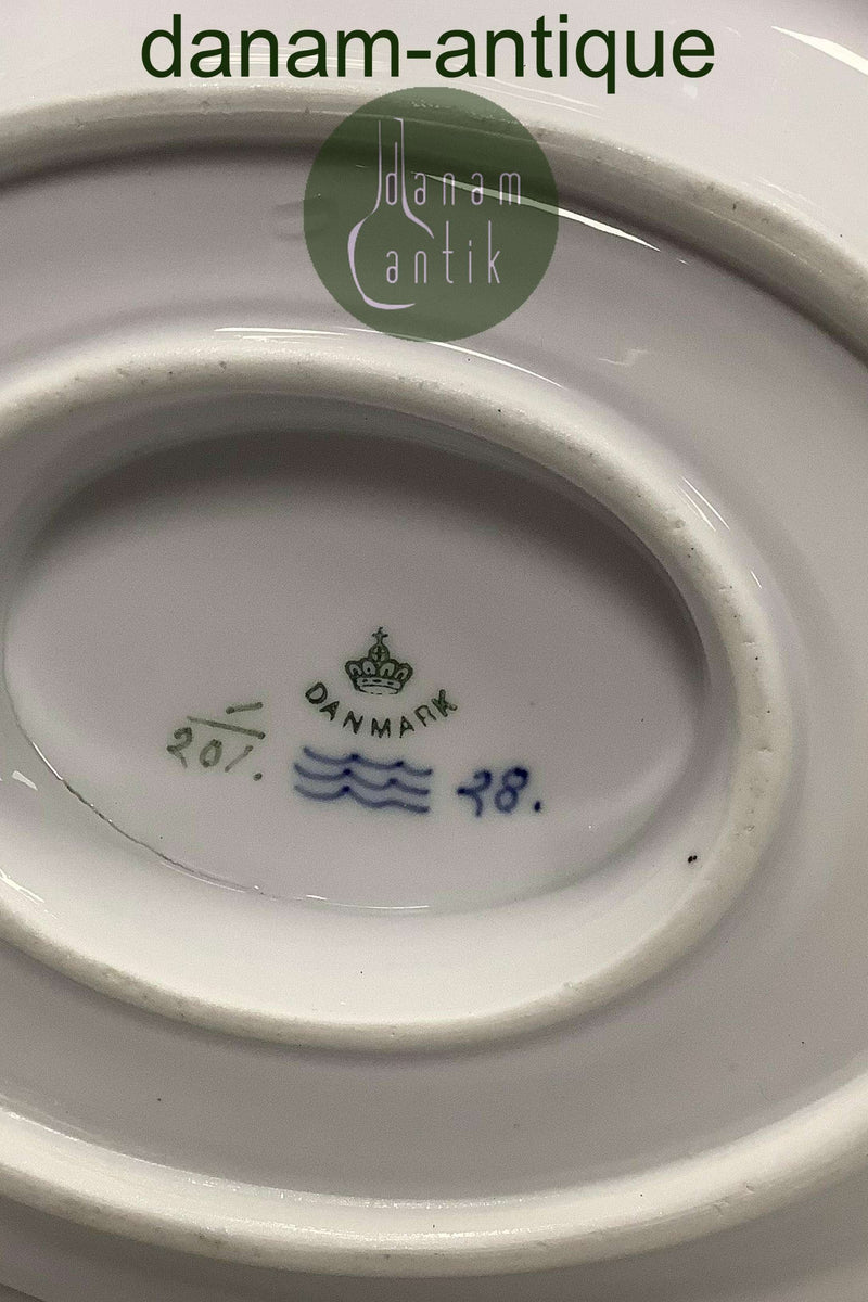 Royal Copenhagen Musselmalet Riflet Sovsekande med underfad No 201