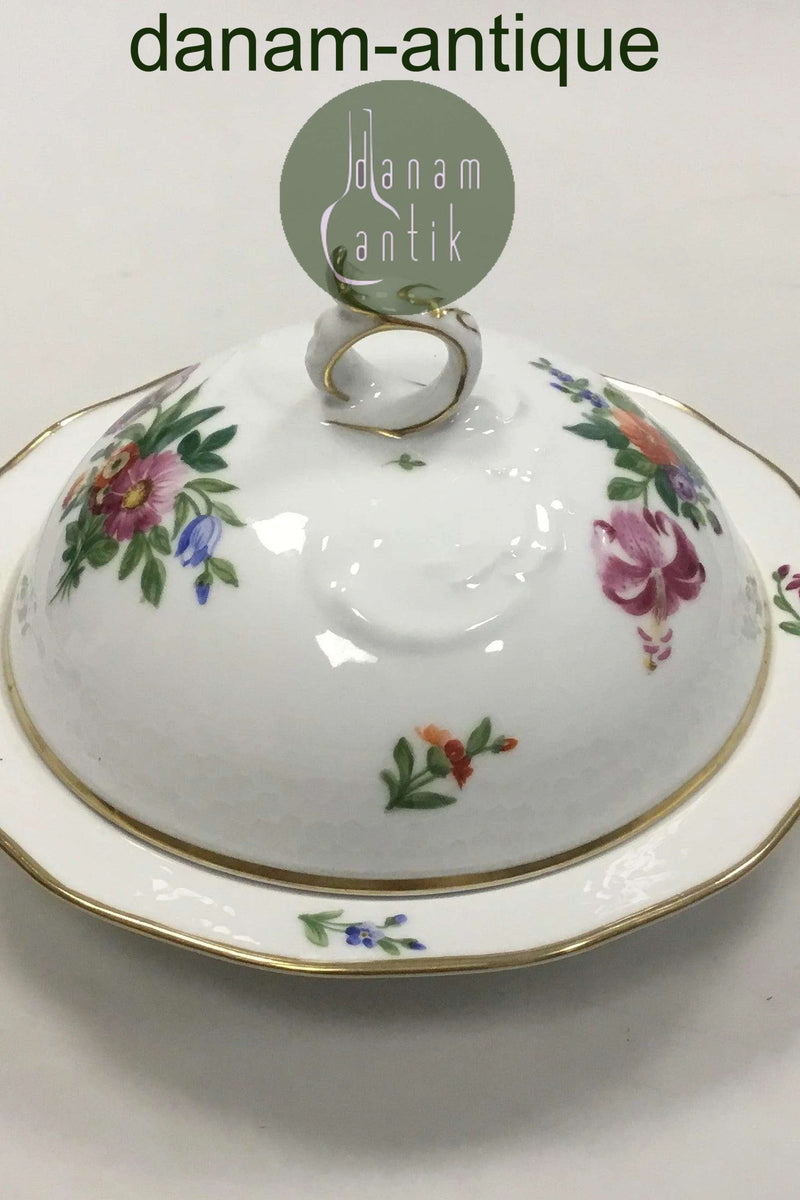 Royal Copenhagen Saxon Flower Light Bee Cell Lidded Bowl No 493/2039