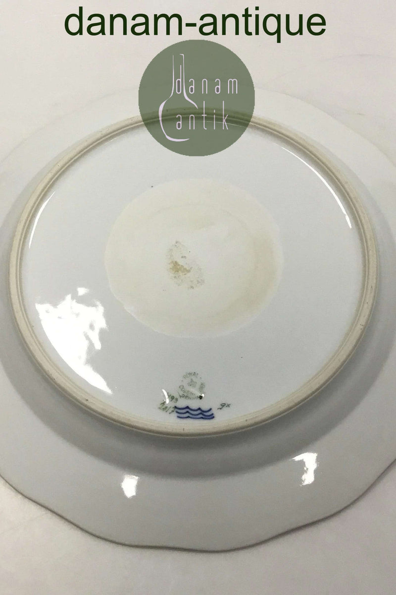 Royal Copenhagen Saxon Flower Light Bee Cell Dish No 493/2017