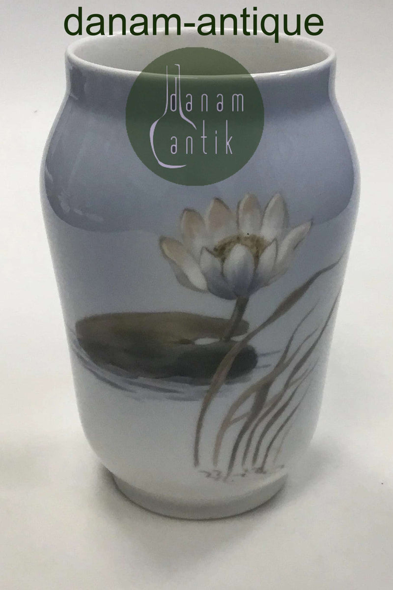 Royal Copenhagen Vase No 2669/108