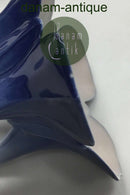 Bing og Grøndahl Art Nouveau To kuvertvaser i form af en blomst, opsat på fire fødder. No 5001