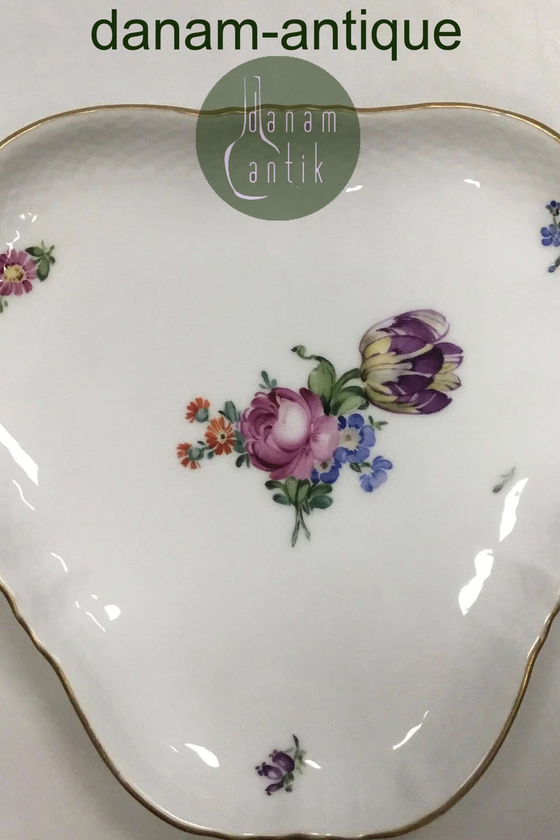 Royal Copenhagen Saksisk Blomst Let Trekantet Kagefad No 493/1526