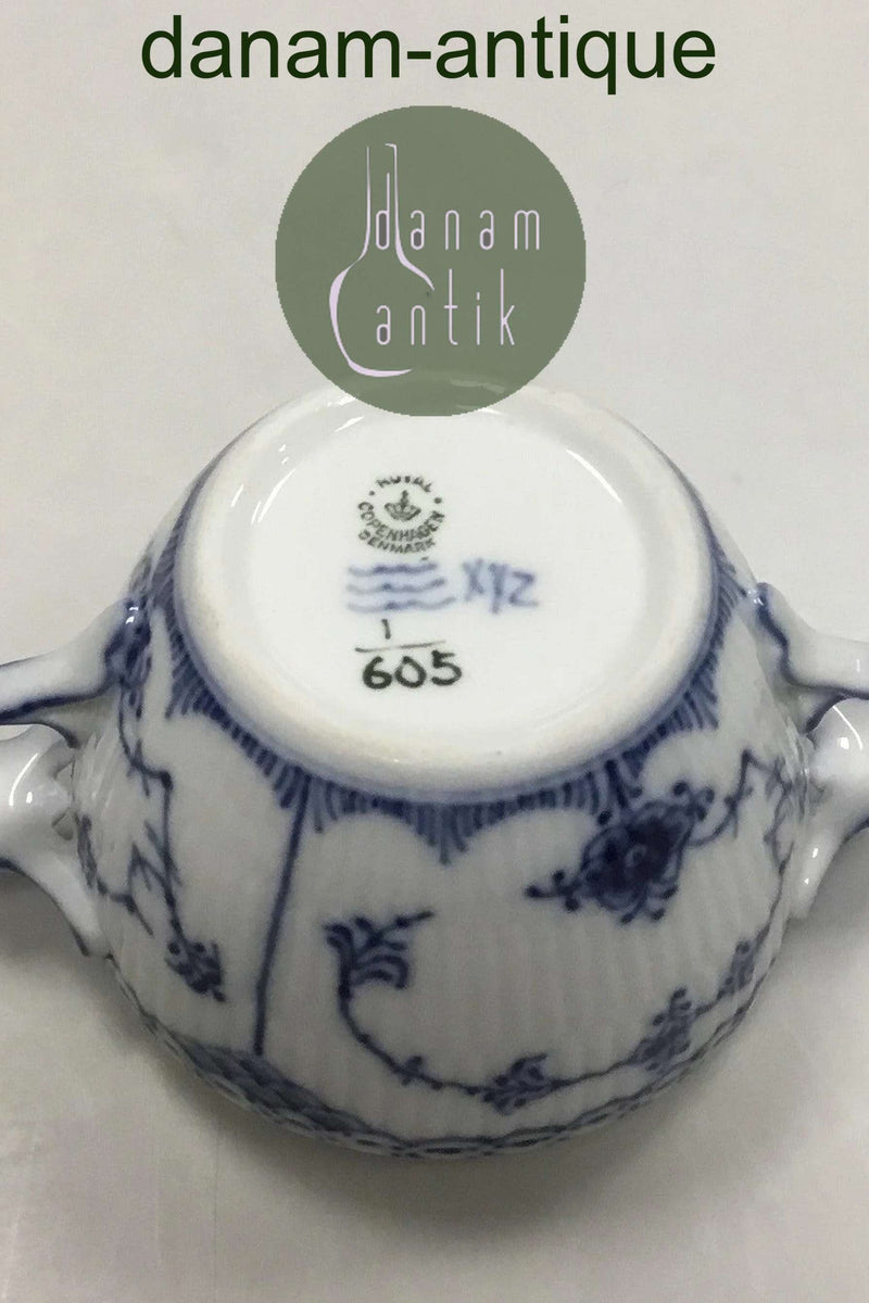 Royal Copenhagen Shell Painted Half Lace Zuckerdose ohne Deckel Nr. 605