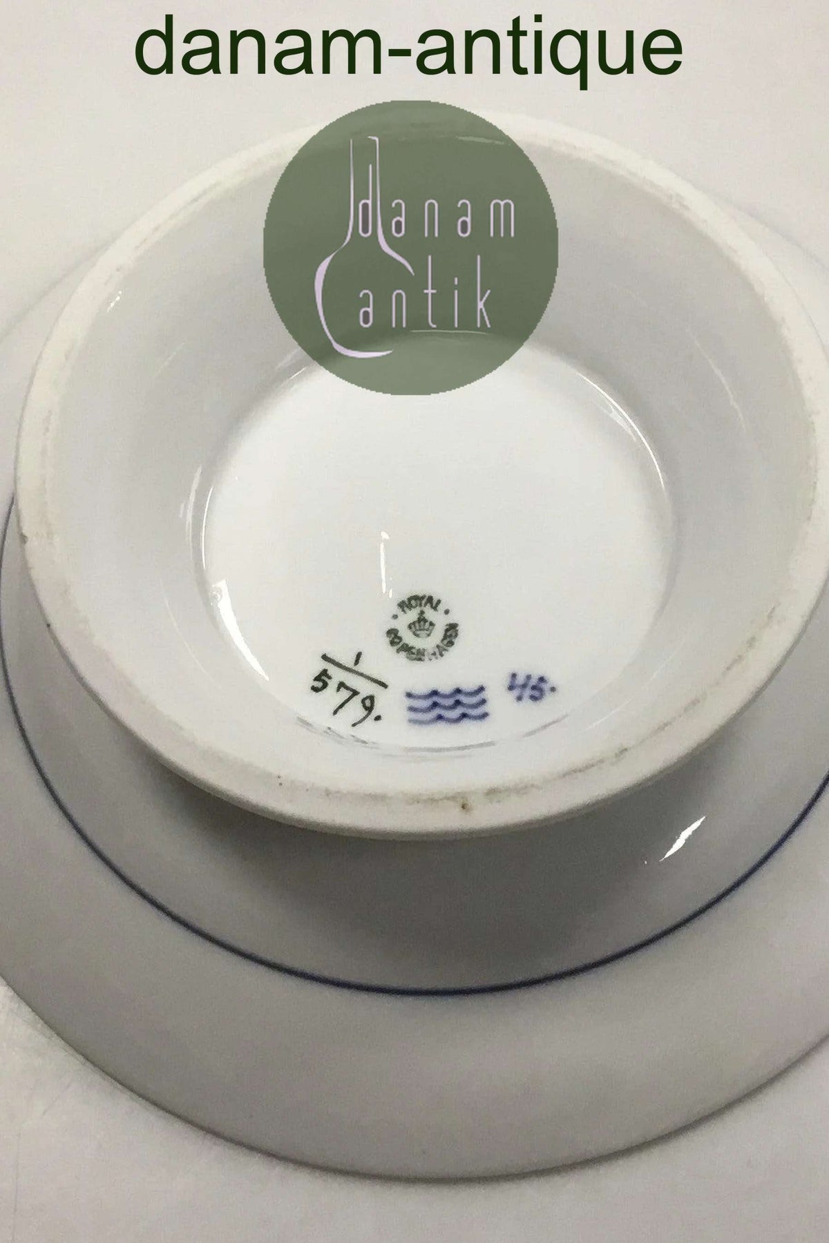 ロイヤルコペンハーゲン ブルーフルーテッドハーフレースボウル No 579