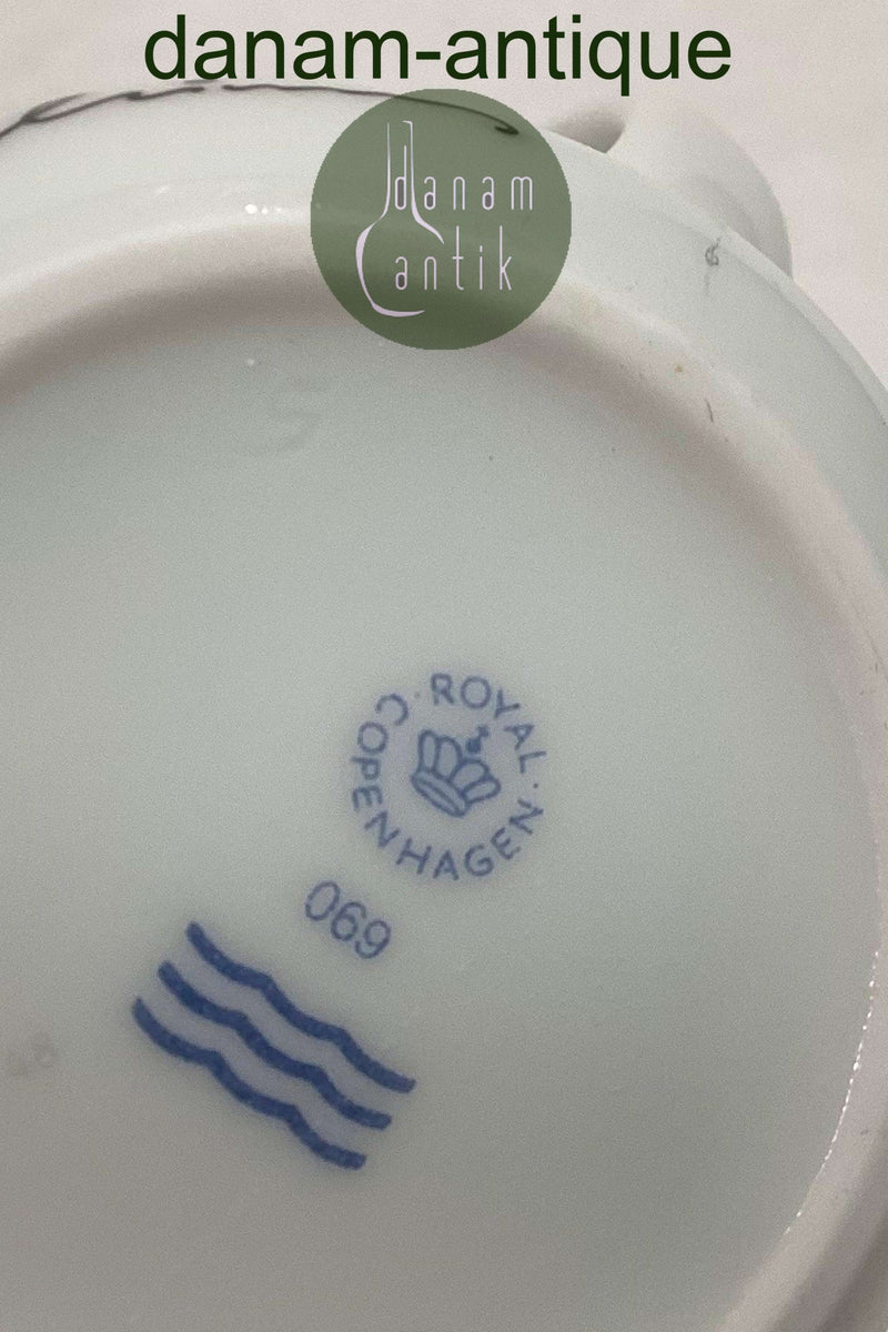 Royal Copenhagen Minas Bebe Design  Gul Mokka Kop No. 069