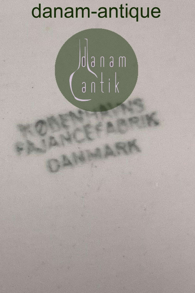 Royal Copenhagen / Aluminia Hvid institution Fad