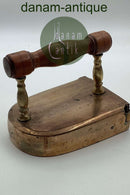 Skandinavisk butsnudet strygejern i messing fra slutningen af 18. århundrede