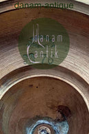 Par antikke lysestager i messing fra E.A. Næsman & Co Eskilstuna i Sverige