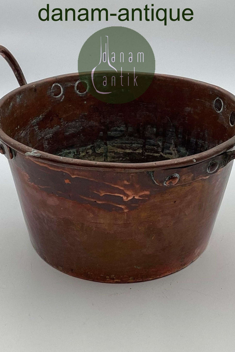 Gryde i kobber med "høje" håndtag 19. århundrede