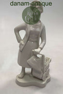 Royal Copenhagen Bode Willumsen Figur af Kvinde med Barnevogn No. 4137 Måler 21cm / 8.27 inch