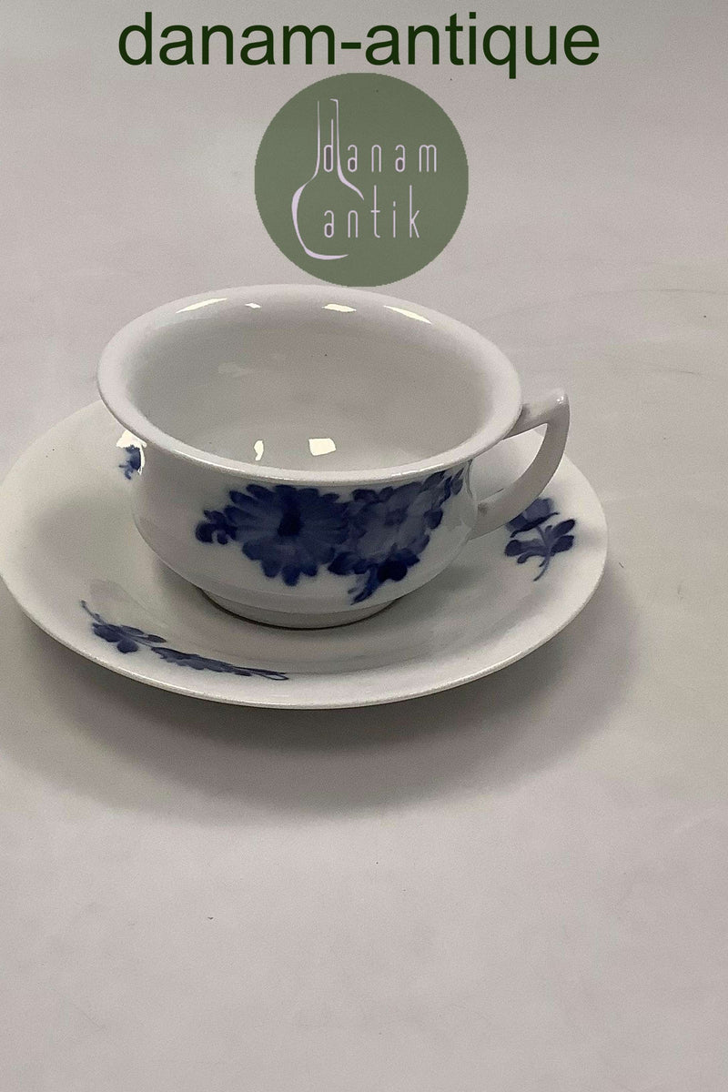 Royal Copenhagen Blå Blomst Fransk Kop No. 8704
