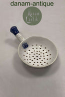 Royal Copenhagen Blaue Blume Geflochtener Thesi Nr. 8248