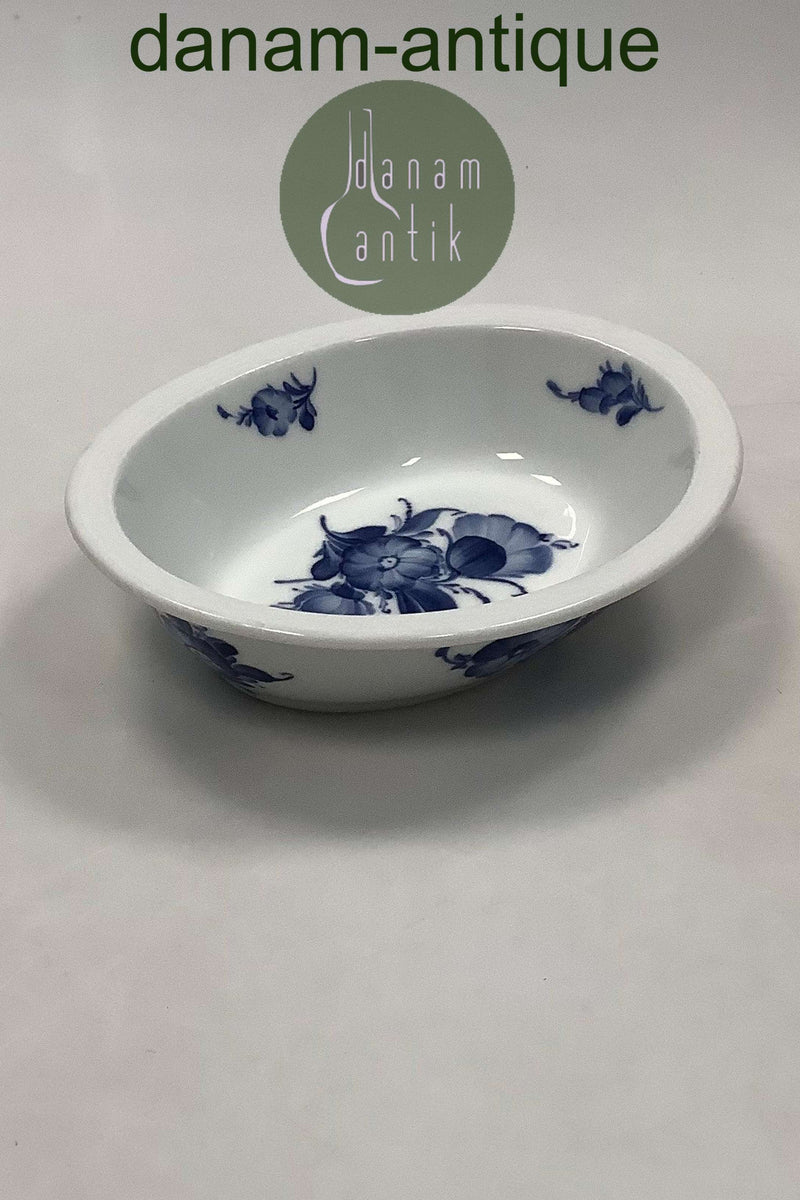 Royal Copenhagen Blå Blomst Flettet Skål No. 8161  Måler 19,5cm x 15,7cm x 7cm (7.68 inch x 6.18 inch x 2.76 inch )