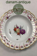 Royal Copenhagen Fuld Saksisk Blomst Dyb Tallerken med Gennembrudt Blondekant fra 1860-1890