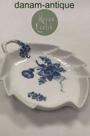 Royal Copenhagen Blå Blomst Svejfet Bladformet Asiet nr. 1599