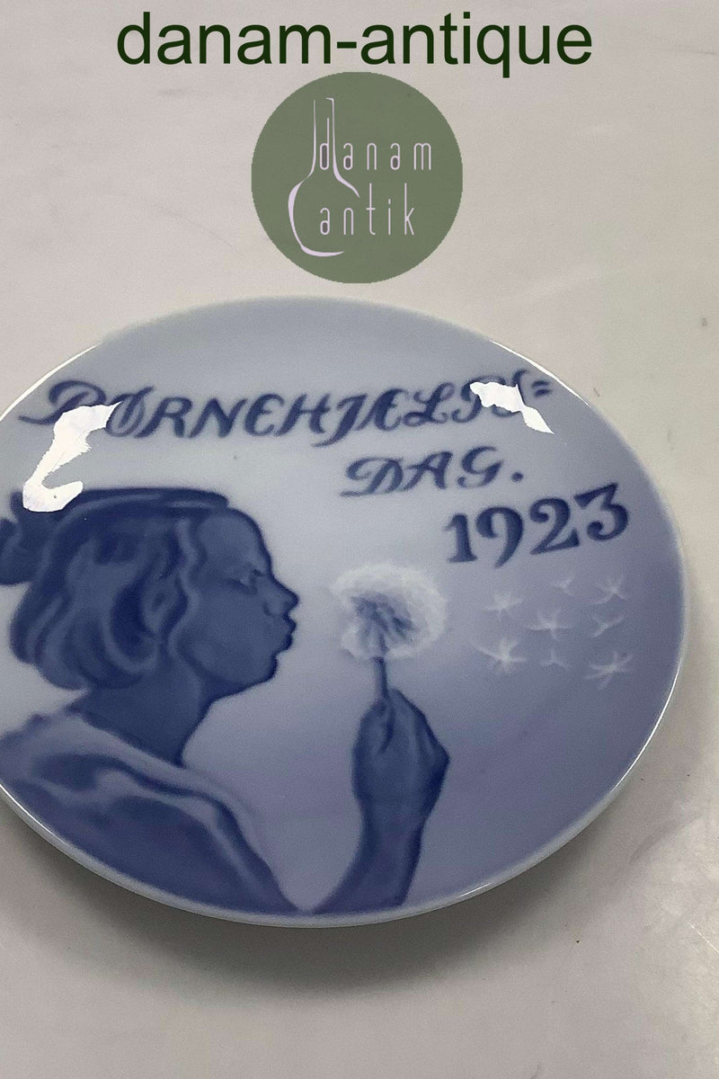 Royal Copenhagen Børnehjælpsdags Platte fra 1923