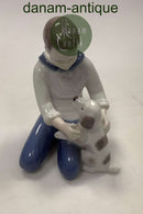 Bing og Grøndahl Figur Dreng med hund No 2334