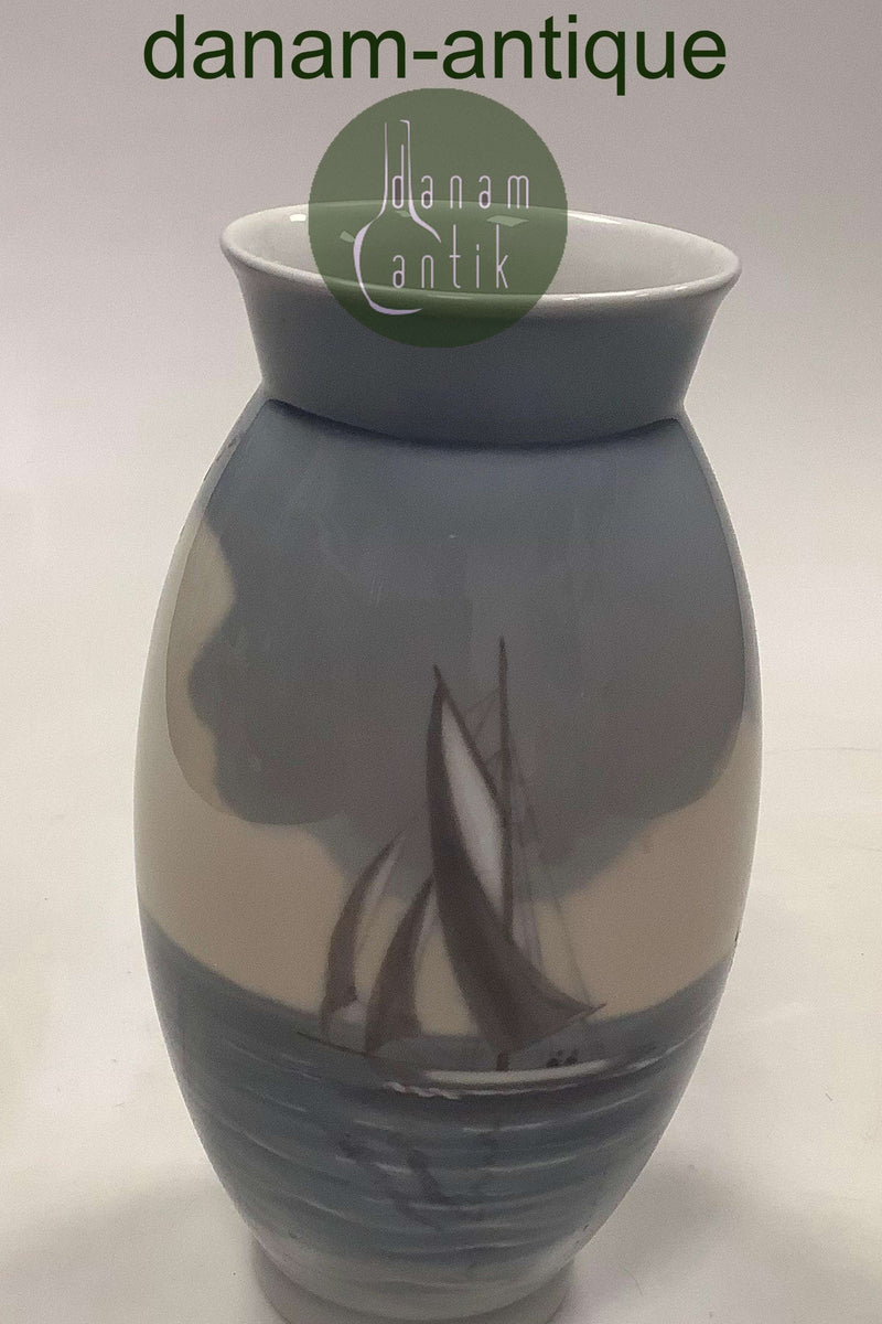 Bing og Grøndahl Art Nouveau Vase No 910 / 5410