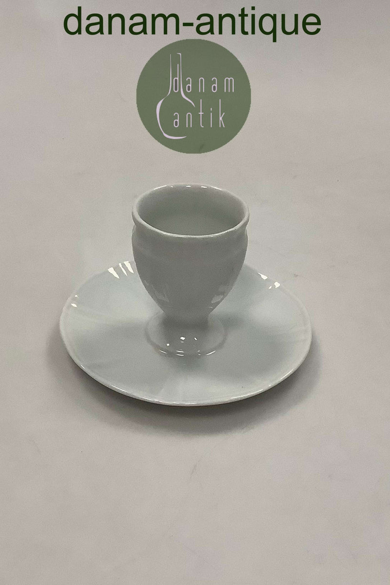 Bing and Grondahl Offenbach without gold Egg cup on foot No 696