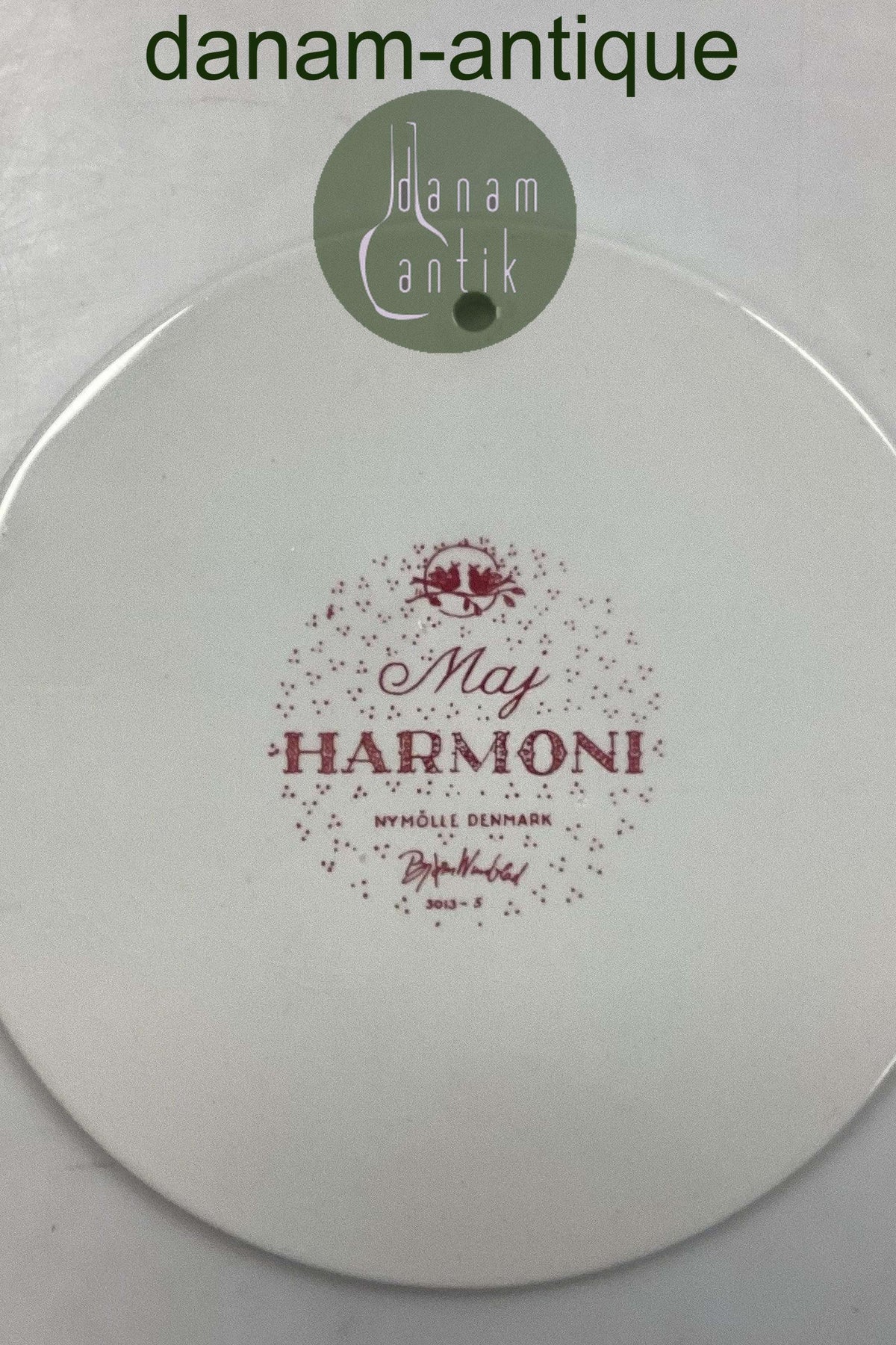 Bjørn Wiinblad: Red May plate from Nymølle - HARMONI